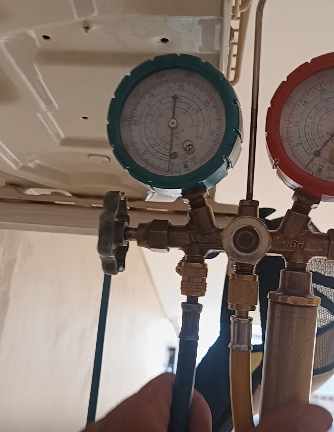 Servicio para el hogar. Electricidad. Aire acondicionado