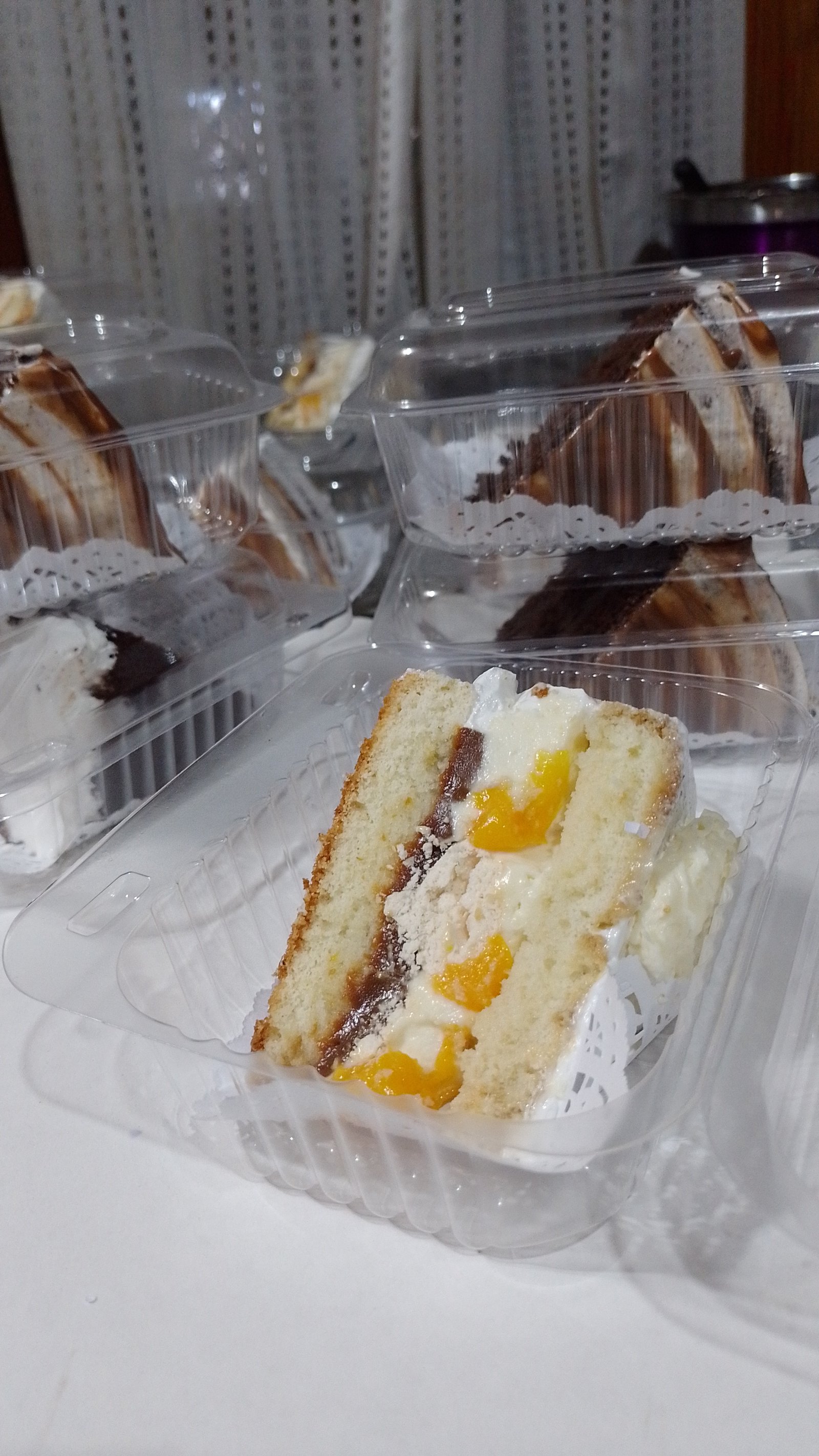 Porciones de torta chaja